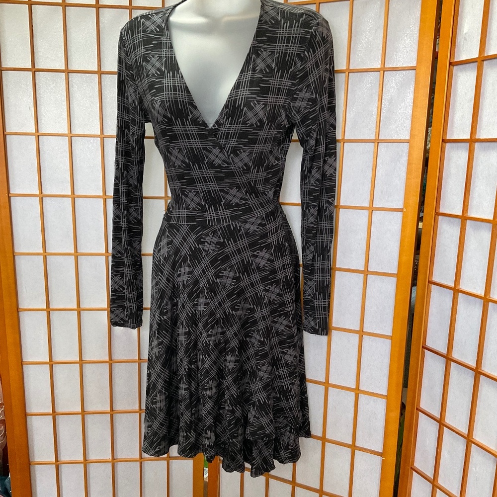 Ultra comfy stretch LS grey and black wrap dress